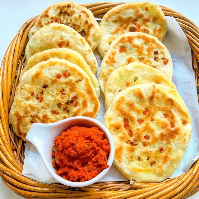 Potato And Cheddar Kulcha